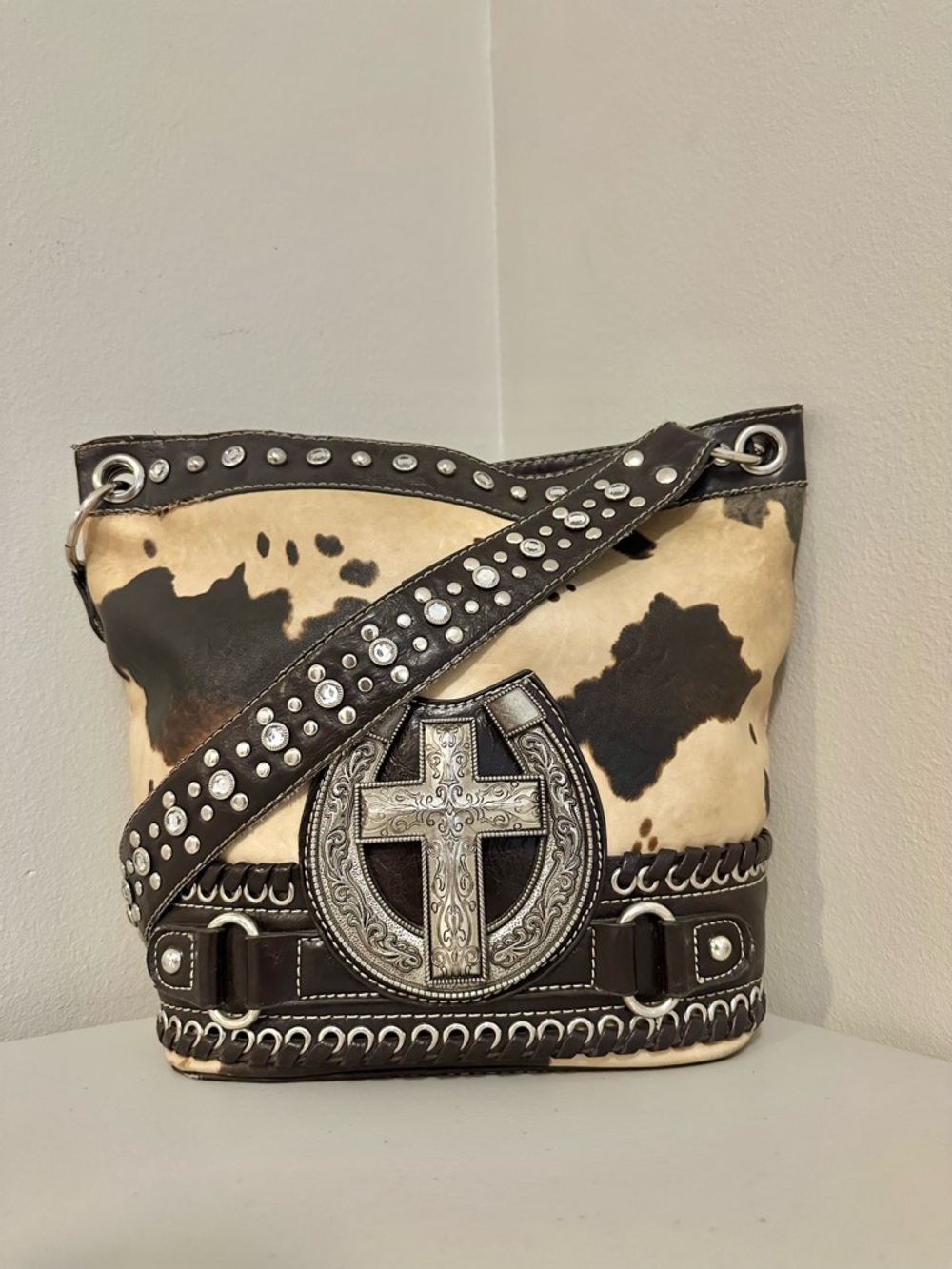 Vintage Western Cowhide Shoulder Bag Studded Faux Leather Strap Boho Cowgirl